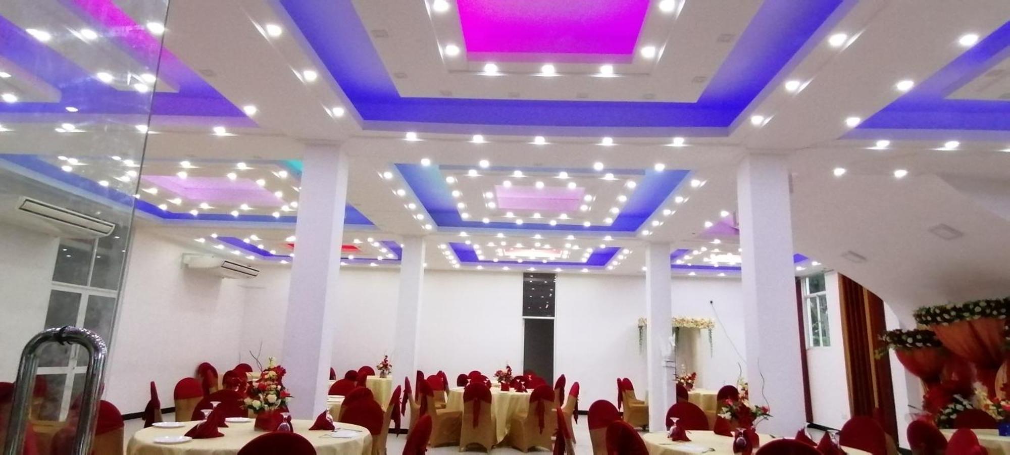 Avanya Hotel And Reception Hall Angunakolapelessa Esterno foto